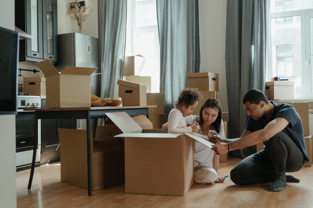 st louis residential moving company services moving and packing living room